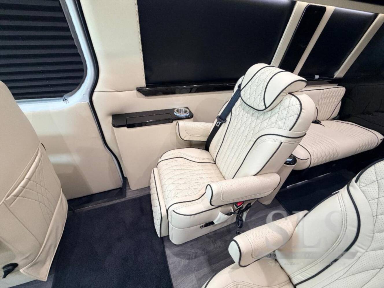 A photo of this 2026 Midwest Automotive Designs Luxe Cruiser Luxe Cruiser
