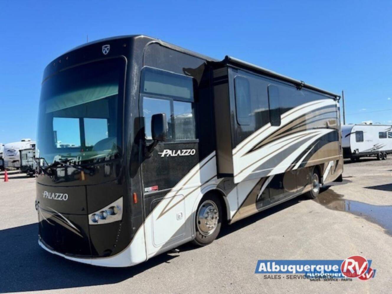 A photo of this 2016 Thor Motor Coach Palazzo 33.2