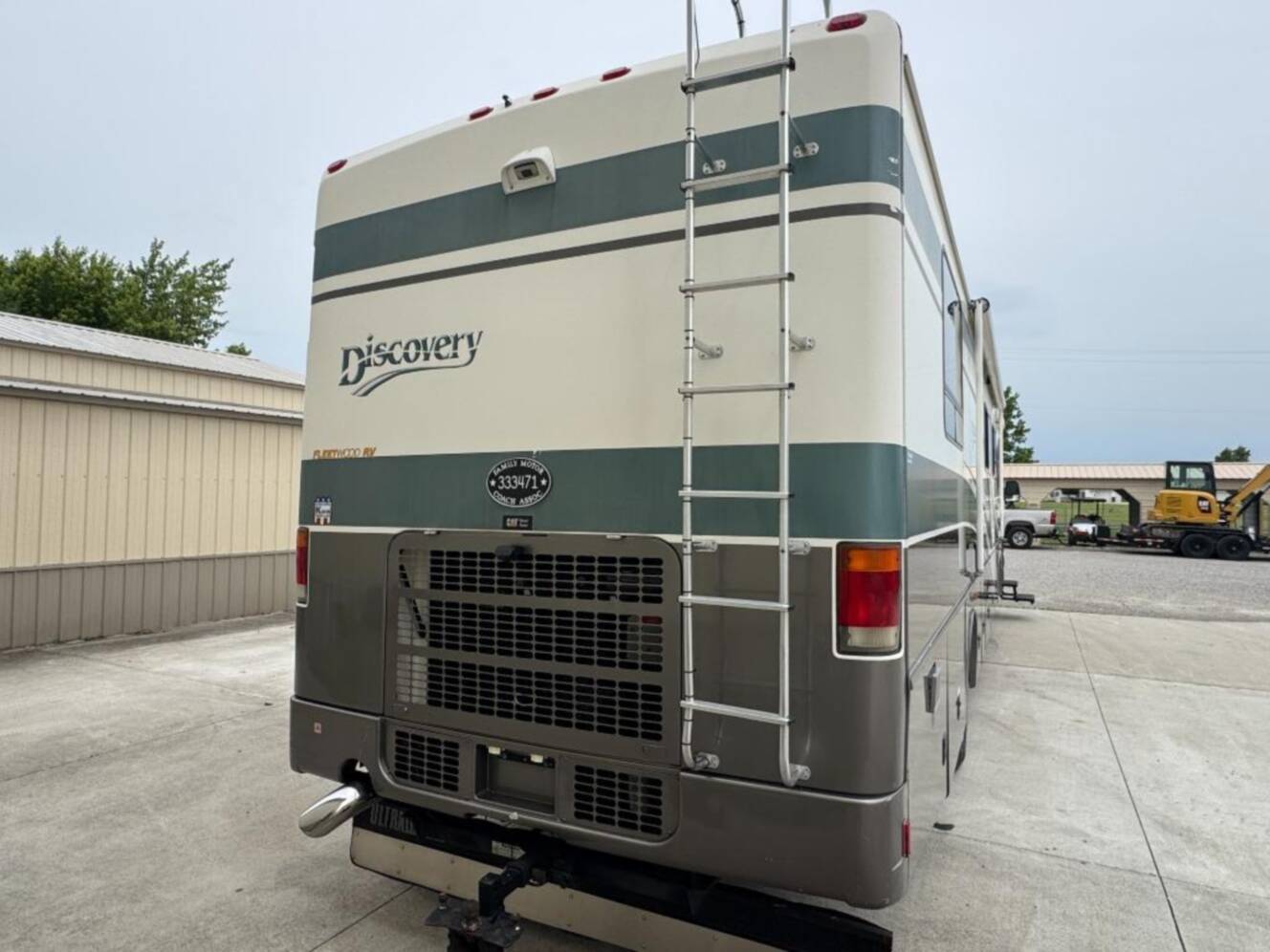 A photo of this 2002 Fleetwood Rv Discovery 38D