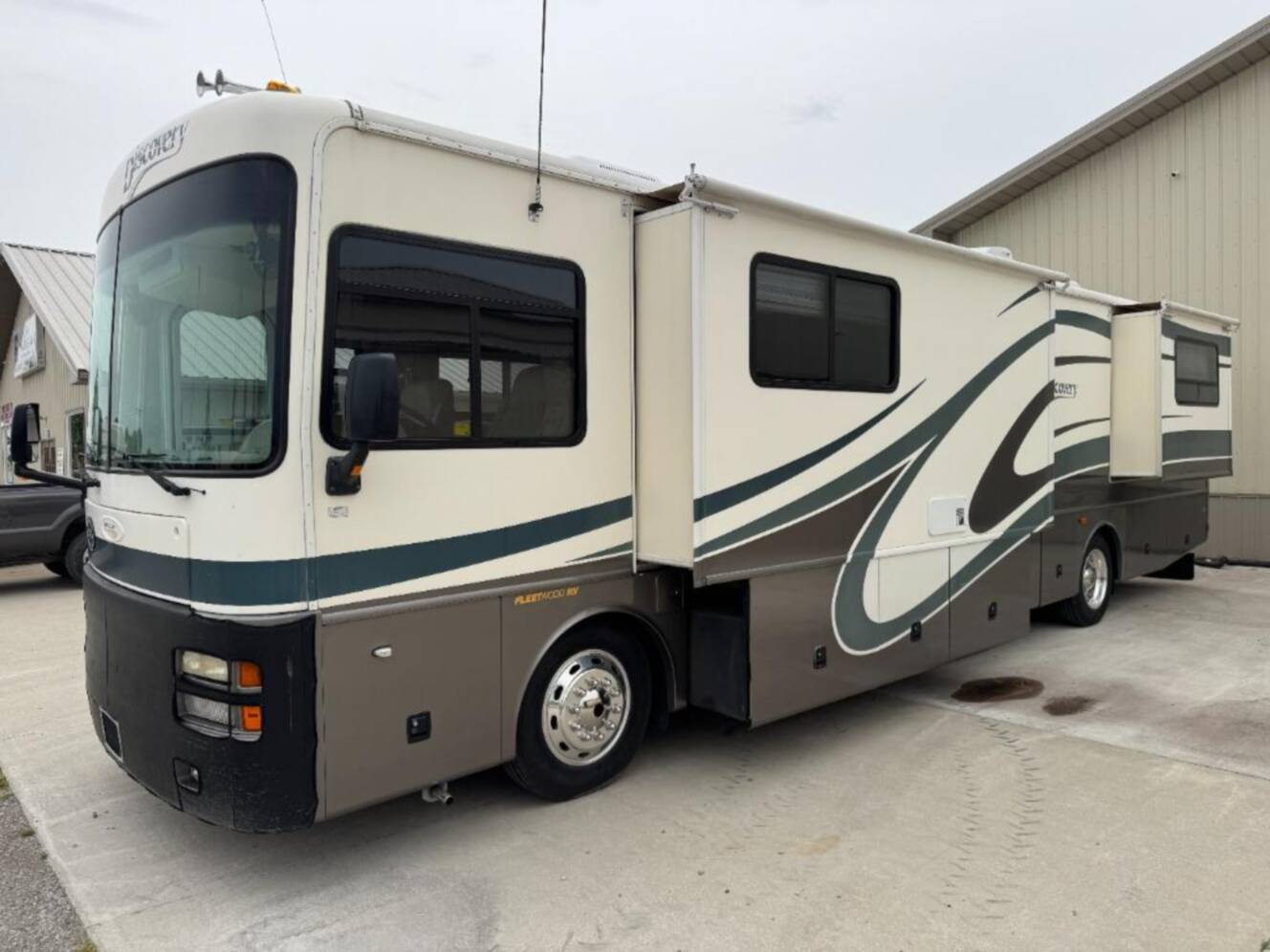 A photo of this 2002 Fleetwood Rv Discovery 38D