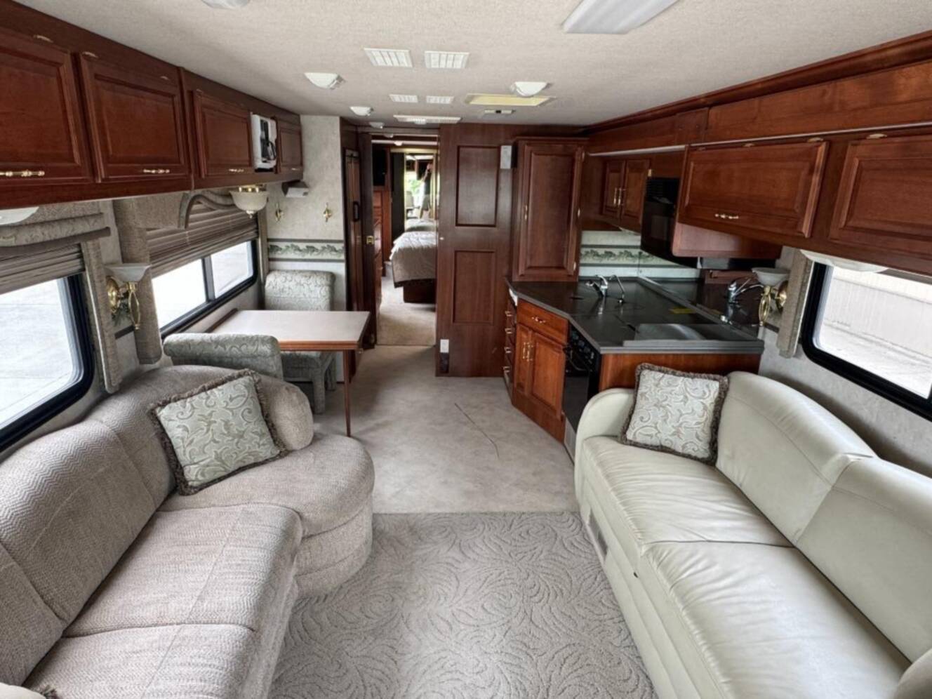 A photo of this 2002 Fleetwood Rv Discovery 38D