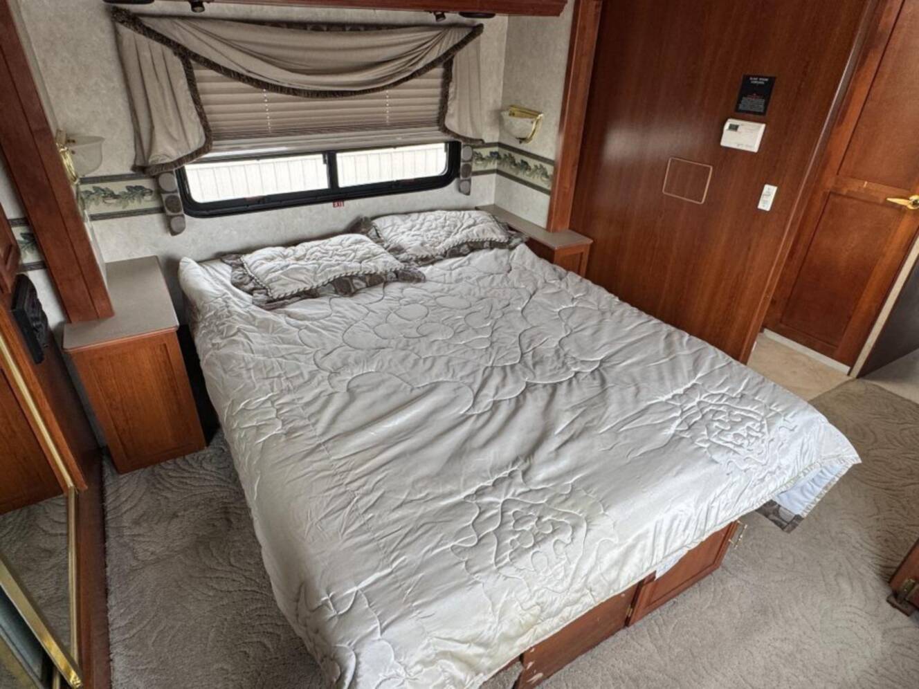 A photo of this 2002 Fleetwood Rv Discovery 38D