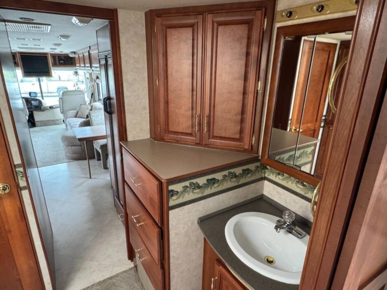 A photo of this 2002 Fleetwood Rv Discovery 38D