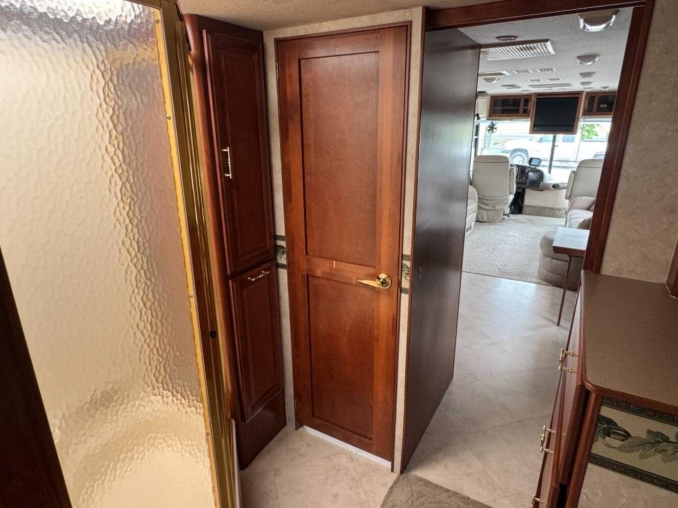 A photo of this 2002 Fleetwood Rv Discovery 38D