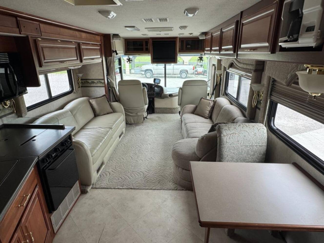 A photo of this 2002 Fleetwood Rv Discovery 38D
