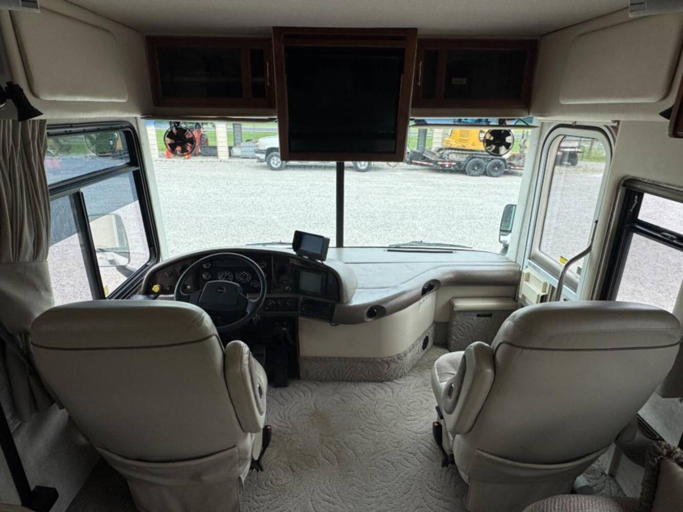A photo of this 2002 Fleetwood Rv Discovery 38D