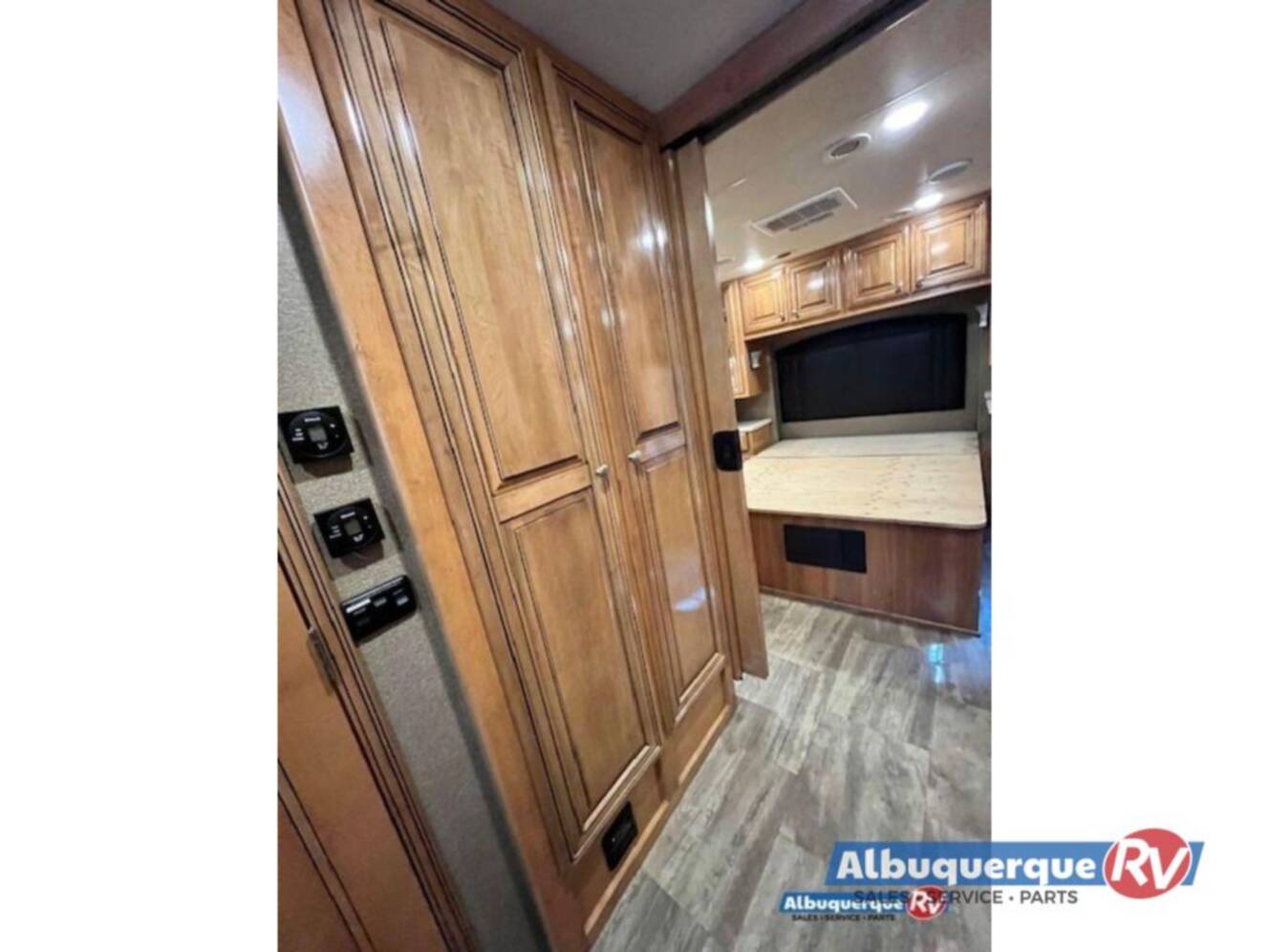 A photo of this 2016 Thor Motor Coach Palazzo 33.2