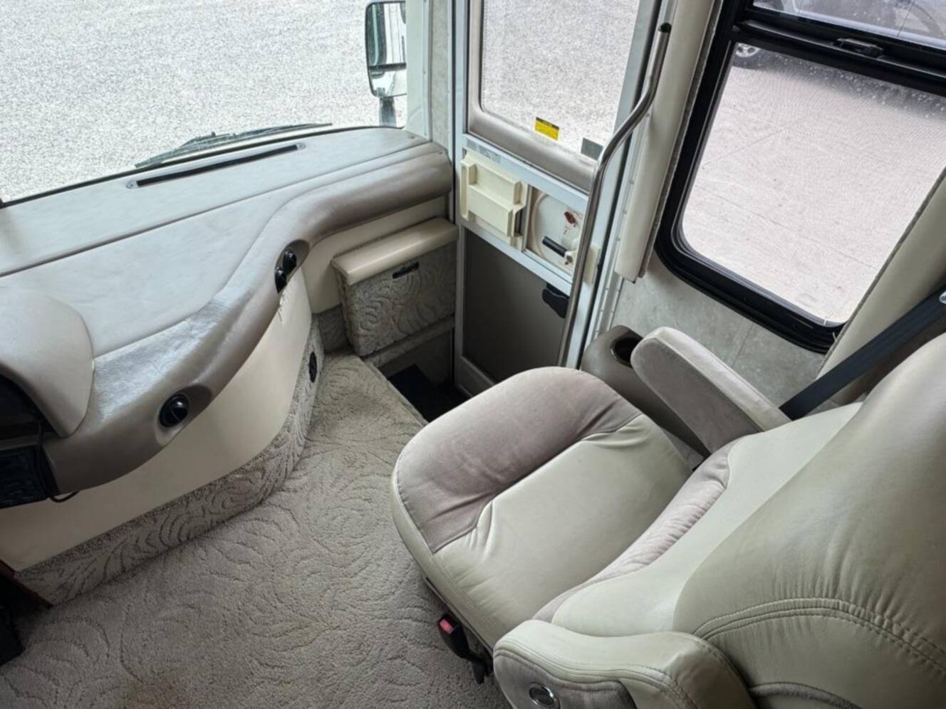 A photo of this 2002 Fleetwood Rv Discovery 38D