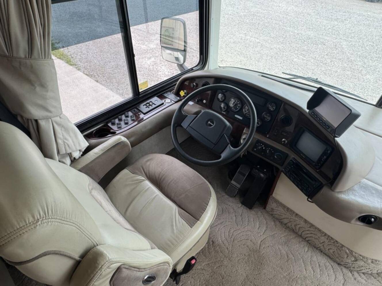 A photo of this 2002 Fleetwood Rv Discovery 38D