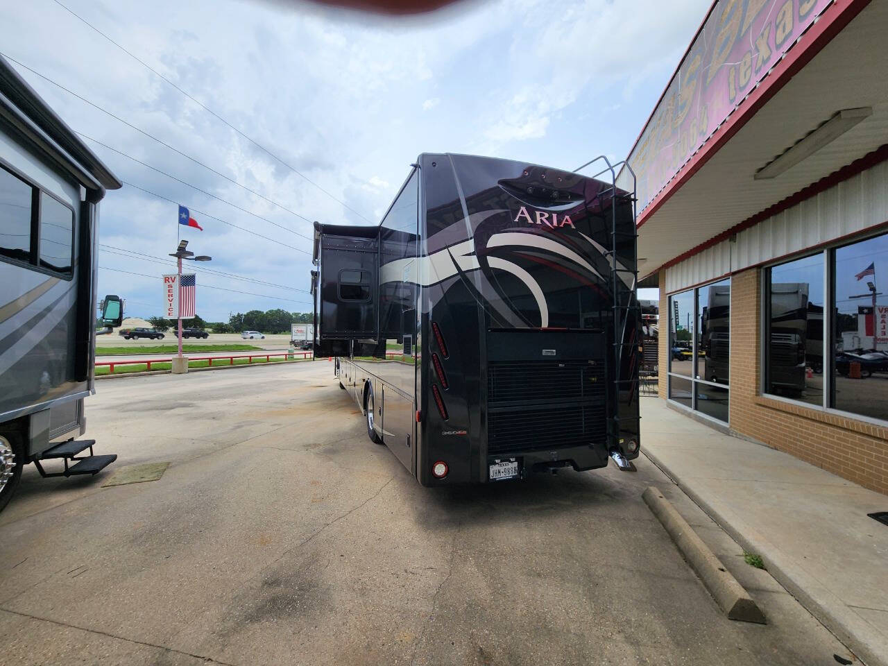 2017 Thor Motor Coach ARIA 3901 in houston TX
