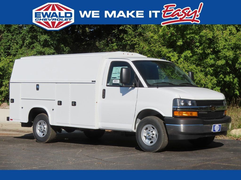 2025 CHEVROLET Express Commercial Cutaway in Oconomowoc, WI
