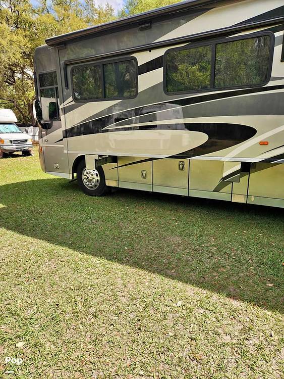 2010 Winnebago Tour 40cd in bushnell FL