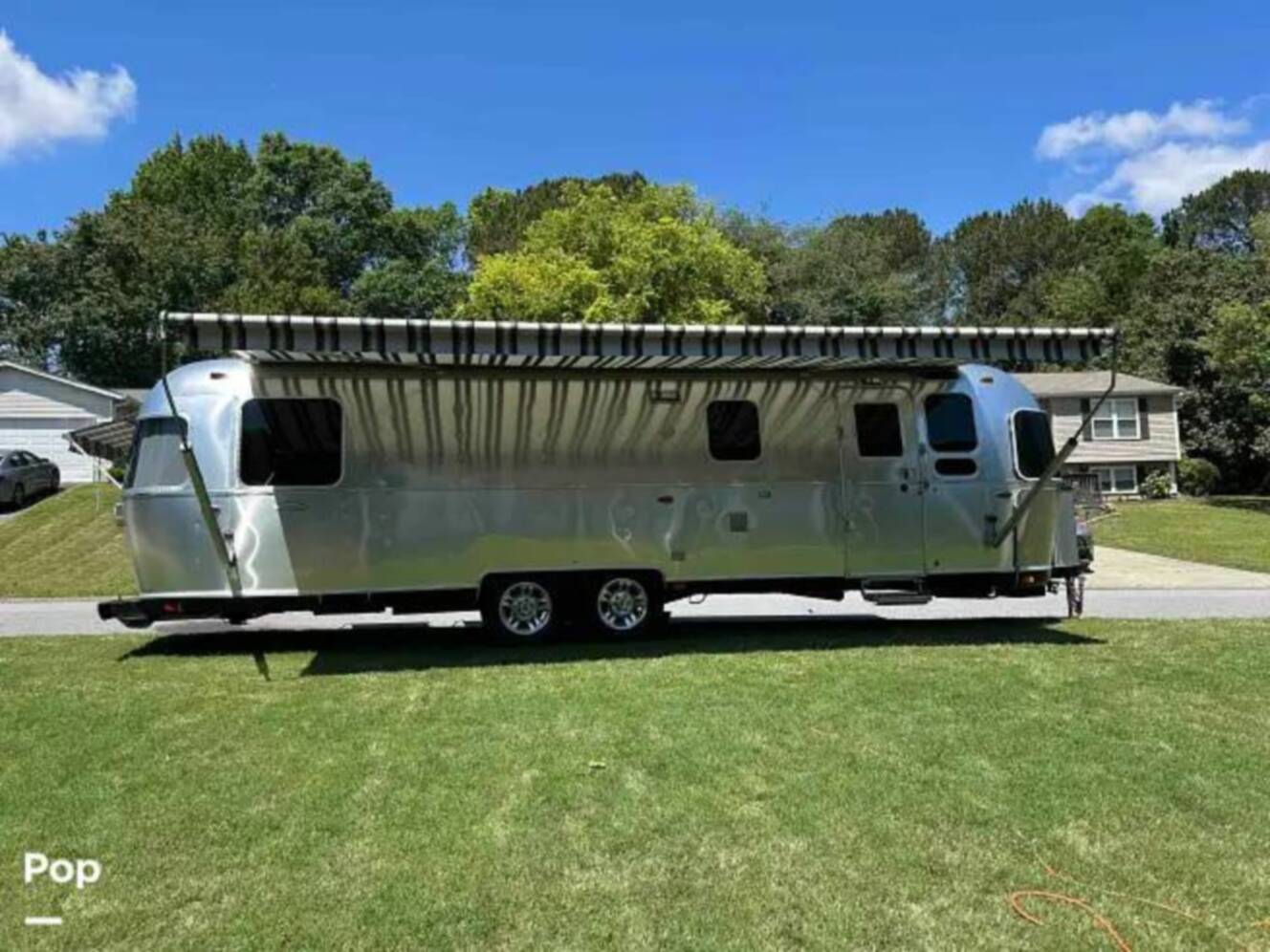 A photo of this 2018 Airstream Classic 30RB