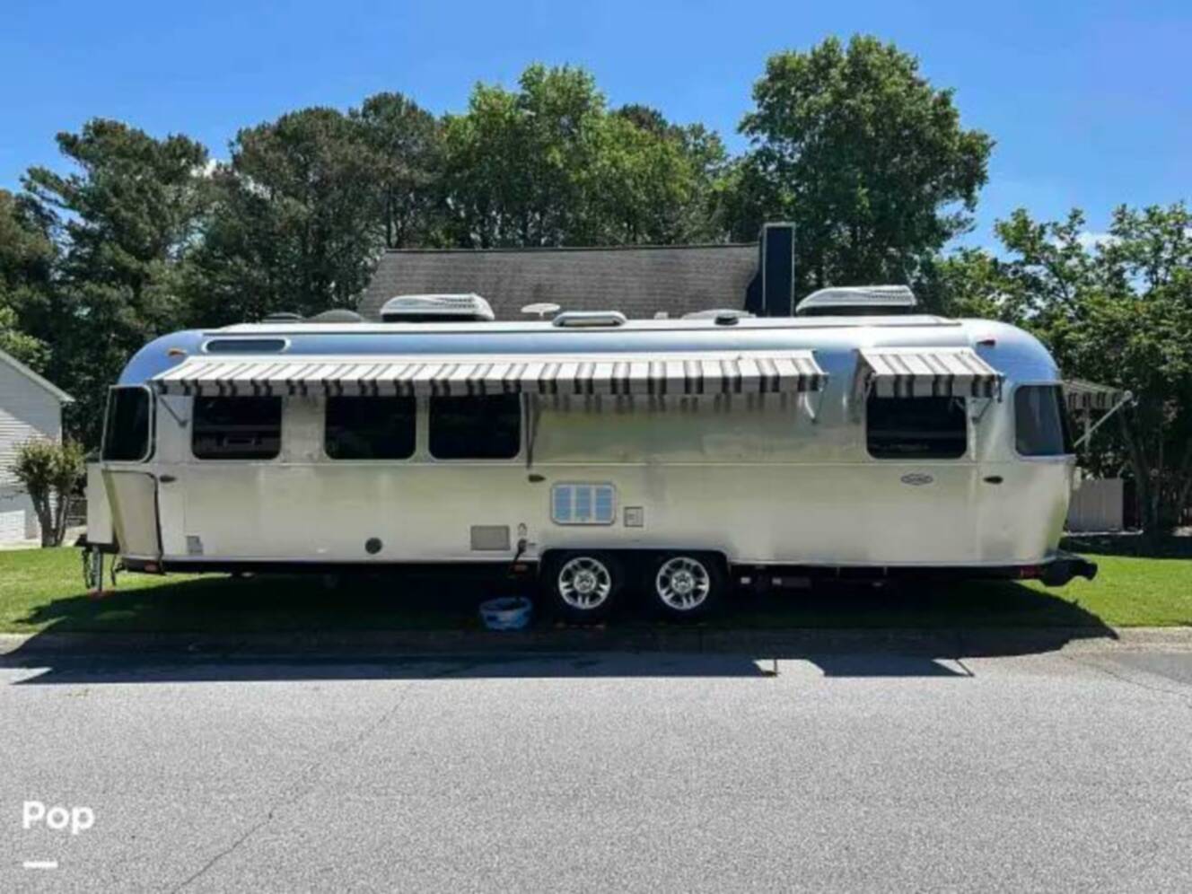 A photo of this 2018 Airstream Classic 30RB