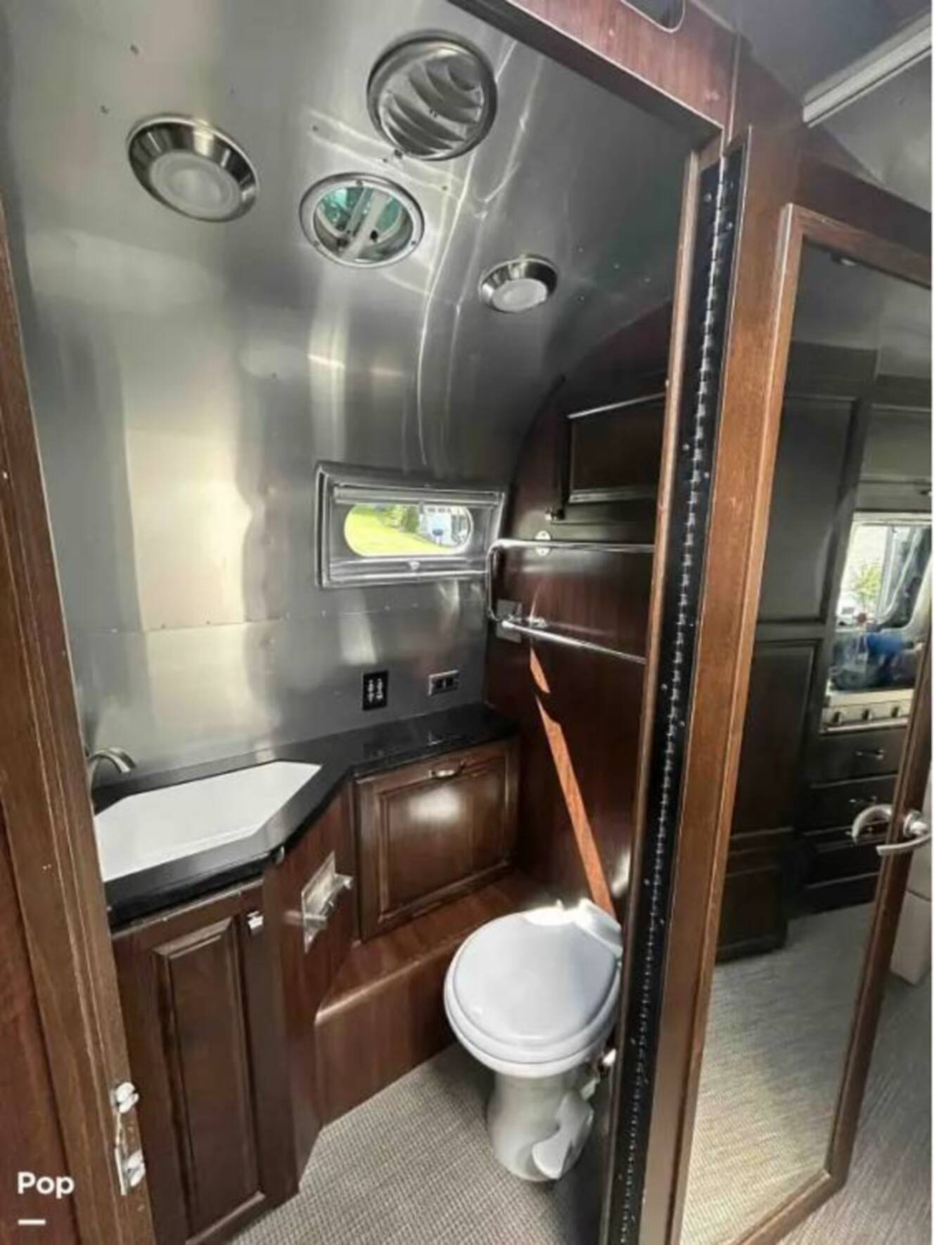 A photo of this 2018 Airstream Classic 30RB