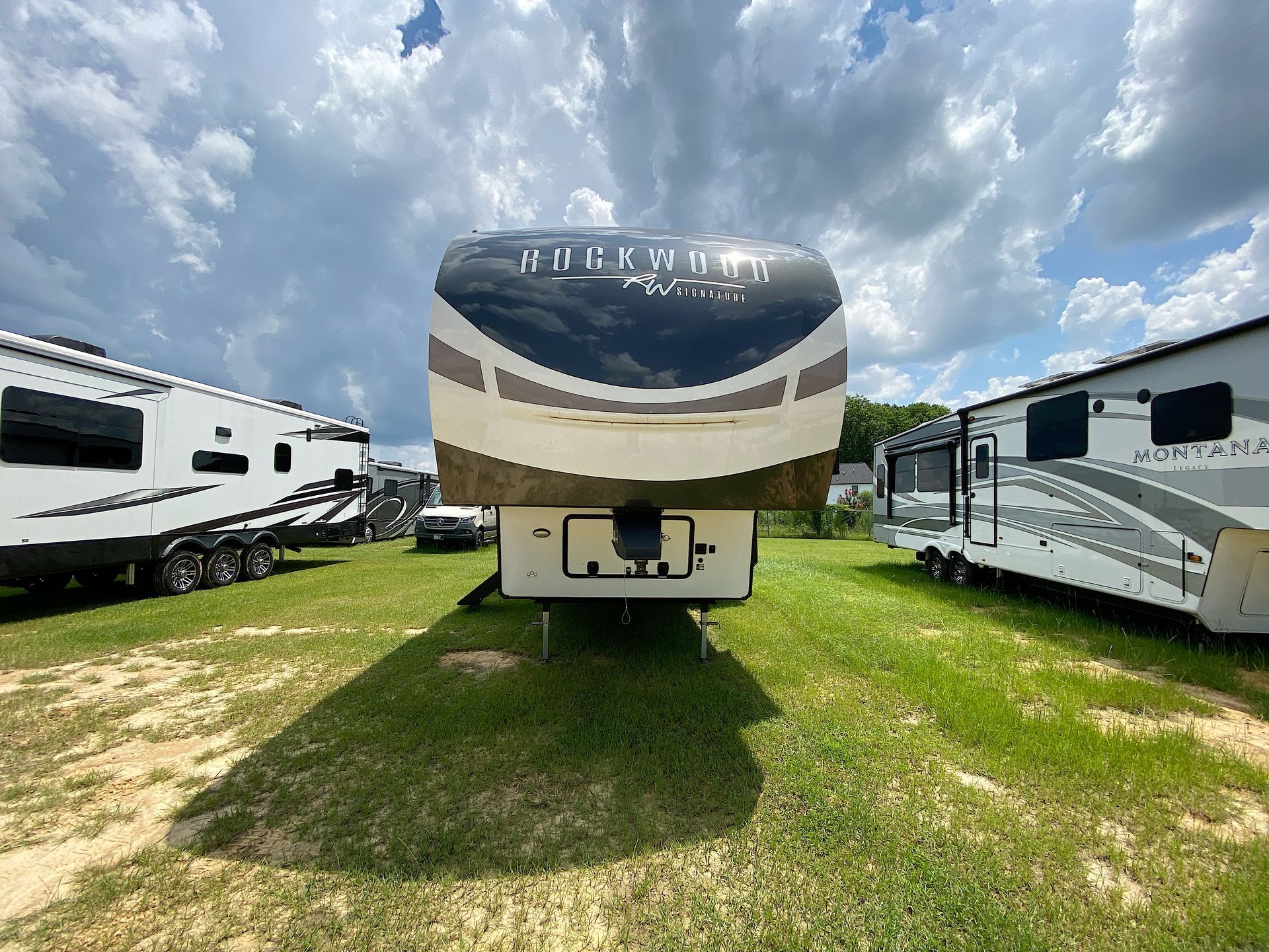 2023 Forest River ROCKWOOD SIGNATURE ULTRA LITE 2891BH in benson NC
