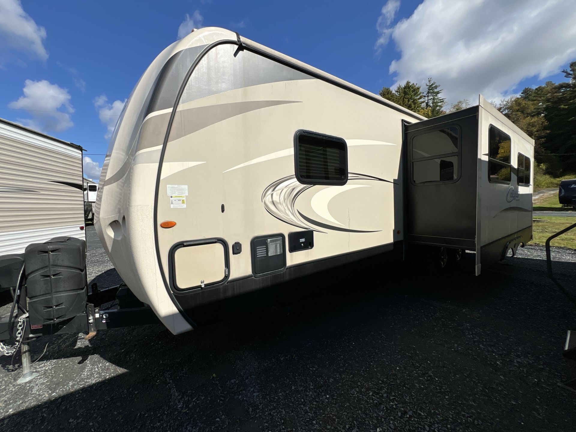 2017 Keystone COUGAR X-LITE 29BHS in east montpelier VT