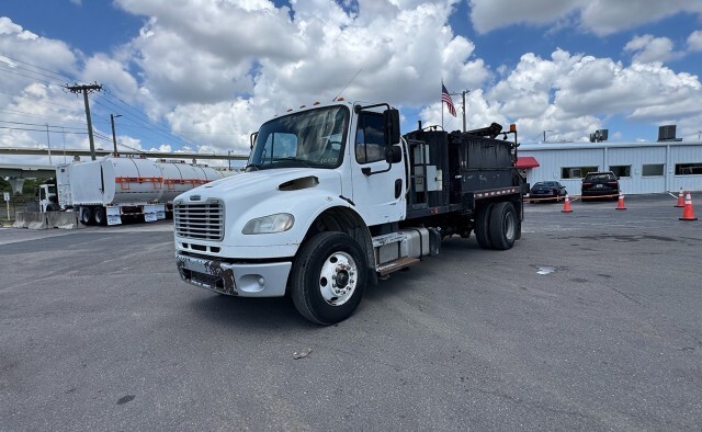 2016 FREIGHTLINER BUSINESS CLASS M2 106 in Tampa, FL