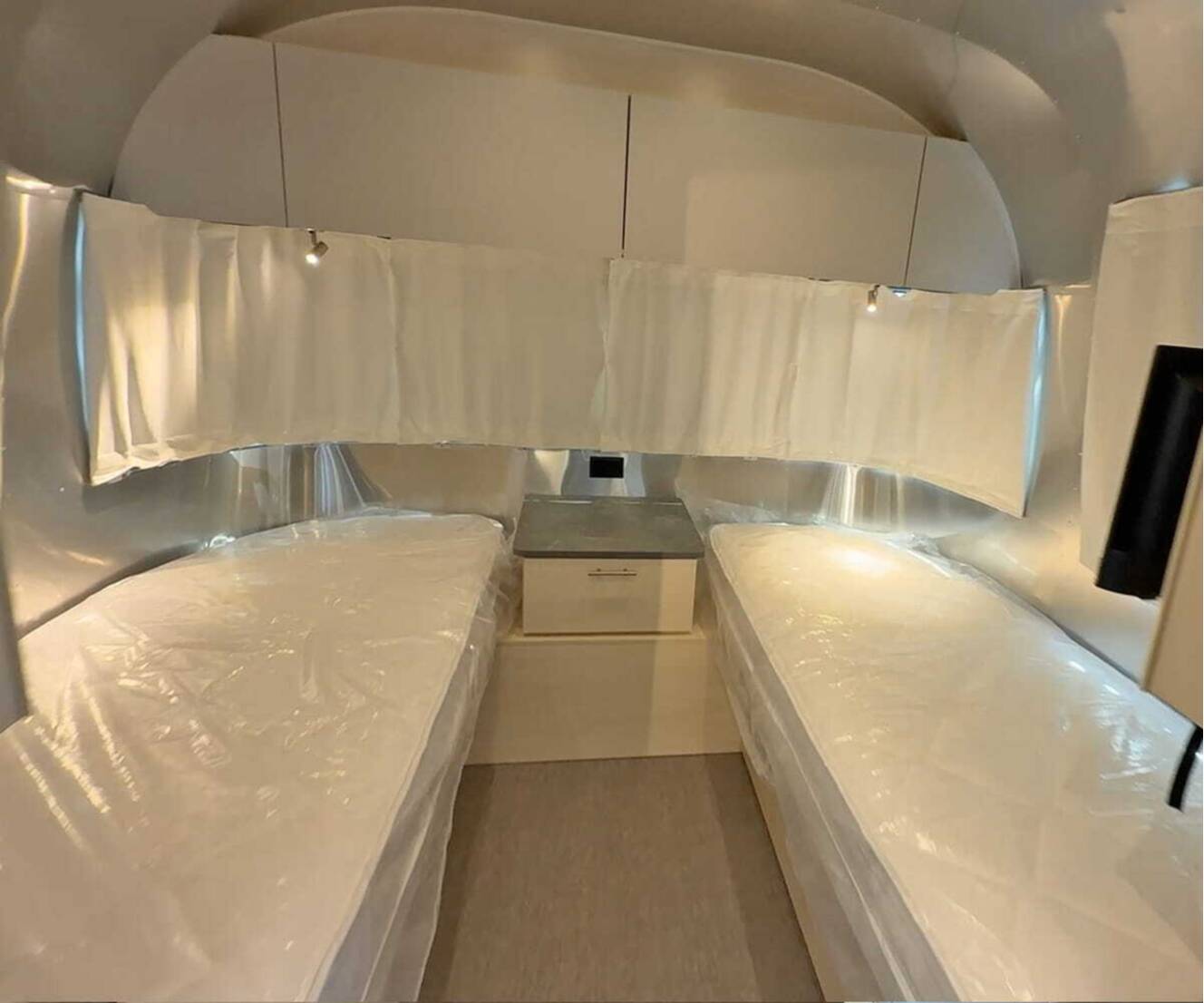 A photo of this 2026 Airstream Flying Cloud 30FB Bunk