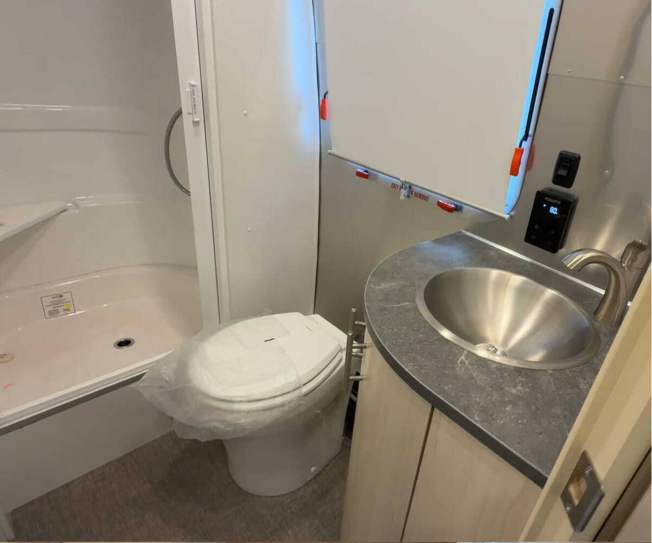 A photo of this 2026 Airstream Flying Cloud 30FB Bunk