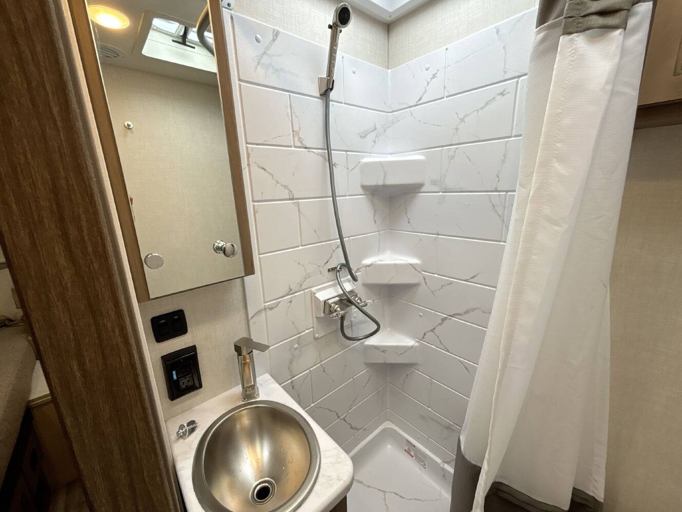 A photo of this 2027 Thor FREEDOM TRAVELER A24