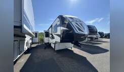 2017 Dutchmen VOLTAGE 3605 Fifth Wheel Toy Hauler RV