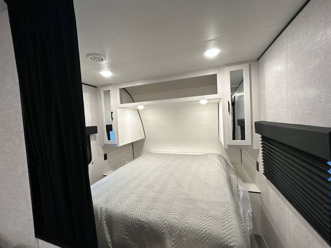 A photo of this 2024 Jayco JAY FLIGHT SLX 260BH
