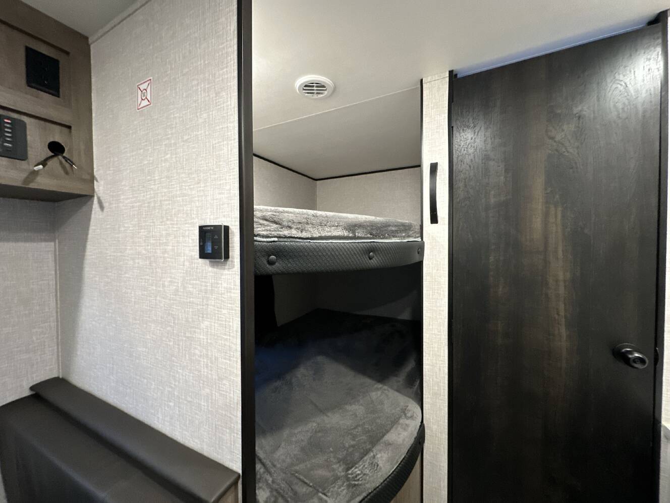 A photo of this 2024 Jayco JAY FLIGHT SLX 260BH