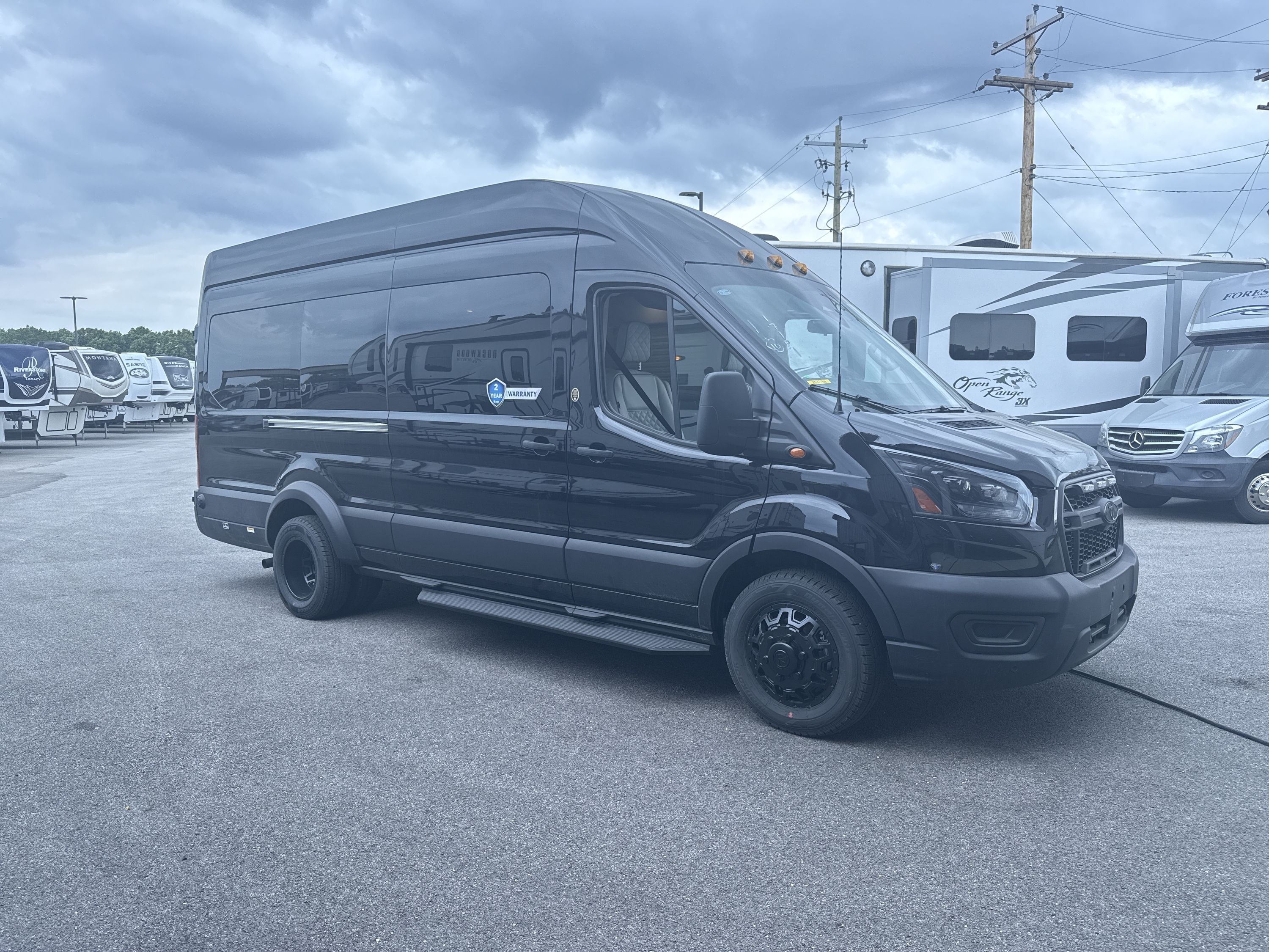 2027 Thor FREEDOM MOVER PX10 RWD in golden CO