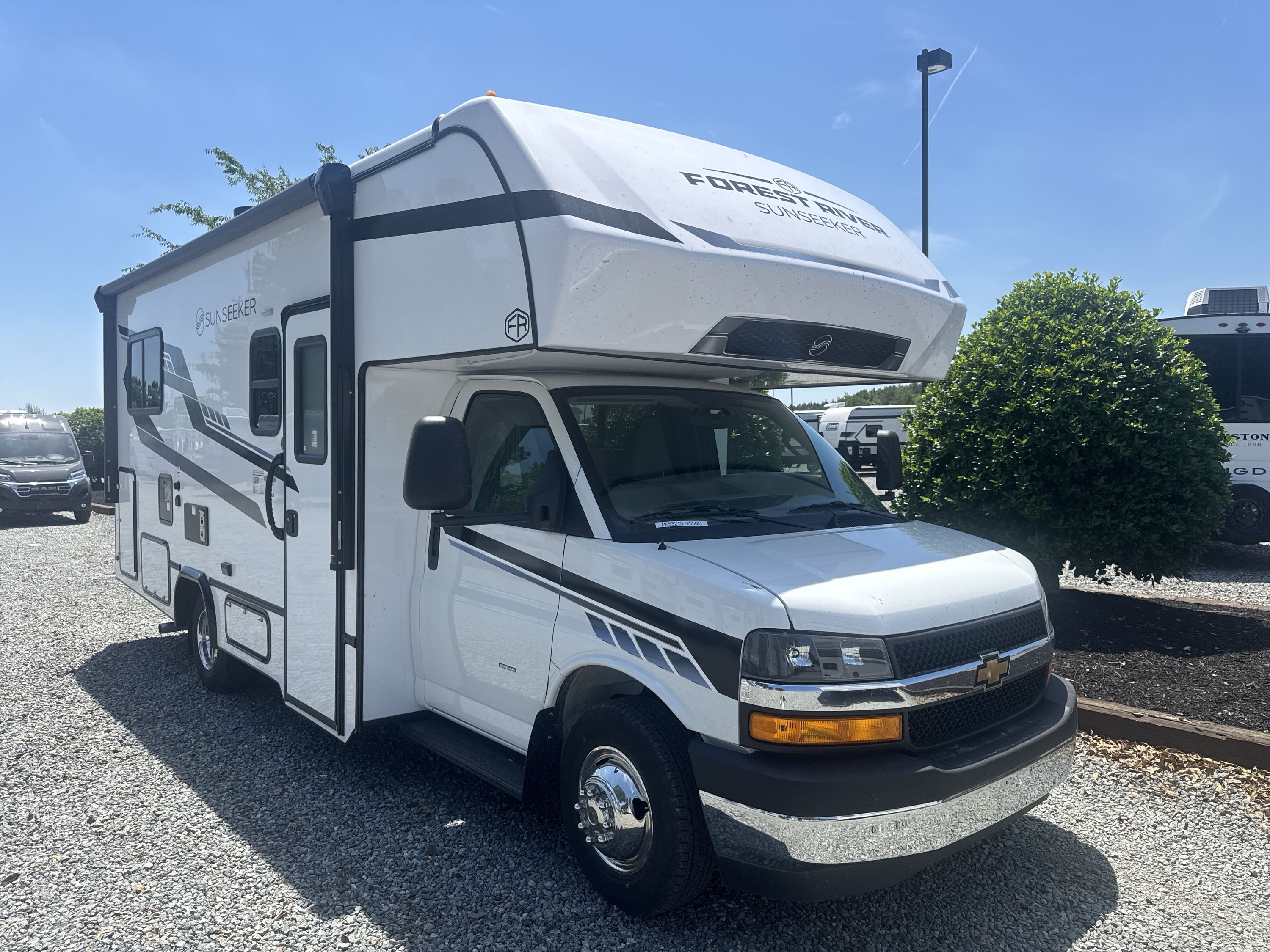 2027 Forest River SUNSEEKER LE 2350C 2350 LE in ashland VA