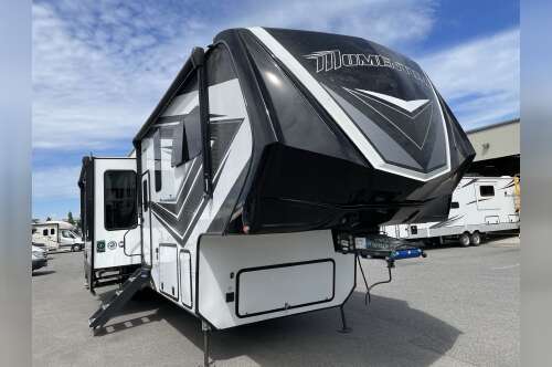 2023 Grand Design MOMENTUM 397TH in liberty lake WA