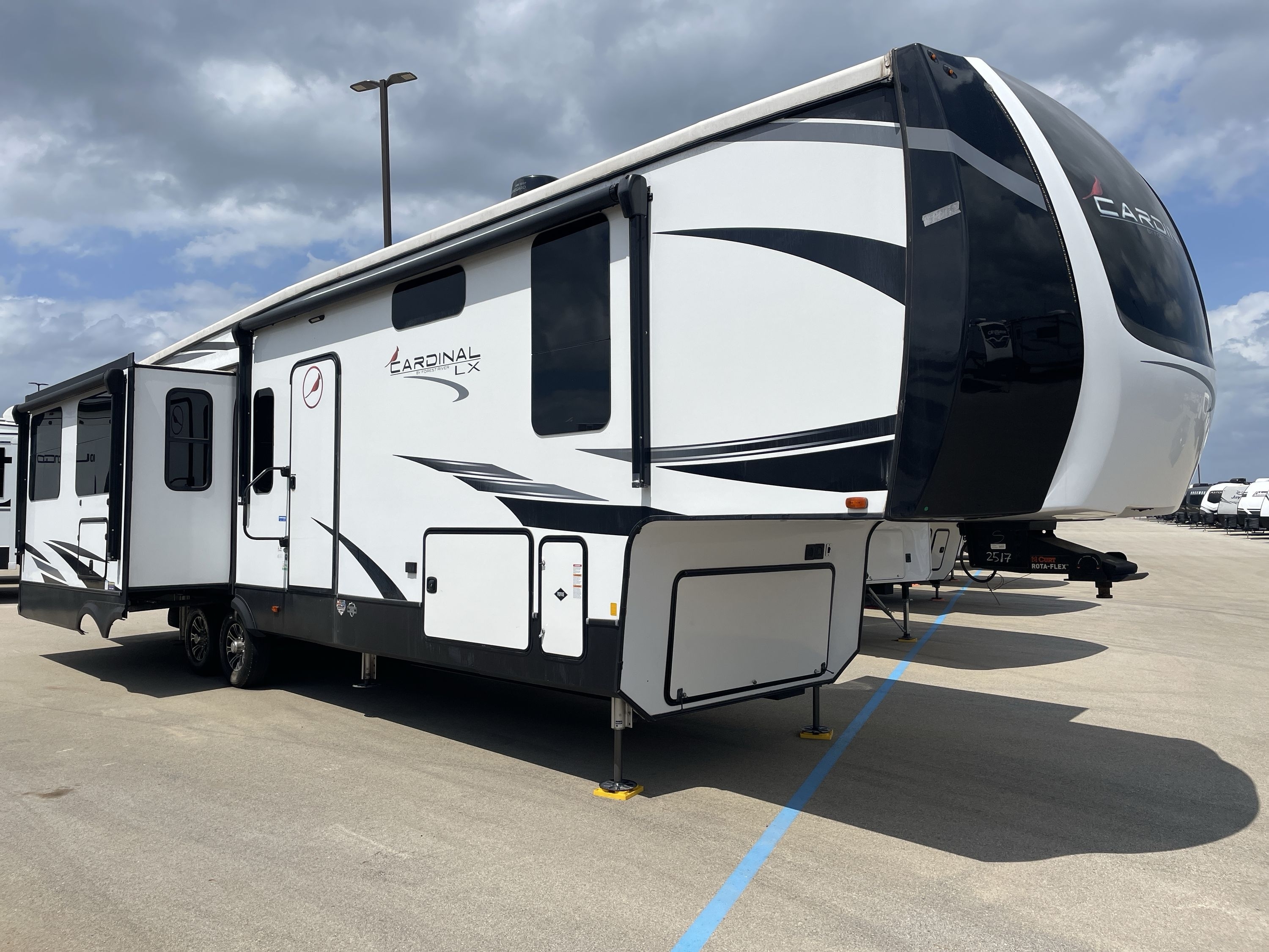 2022 Forest River CARDINAL LUXURY 360RLX RV