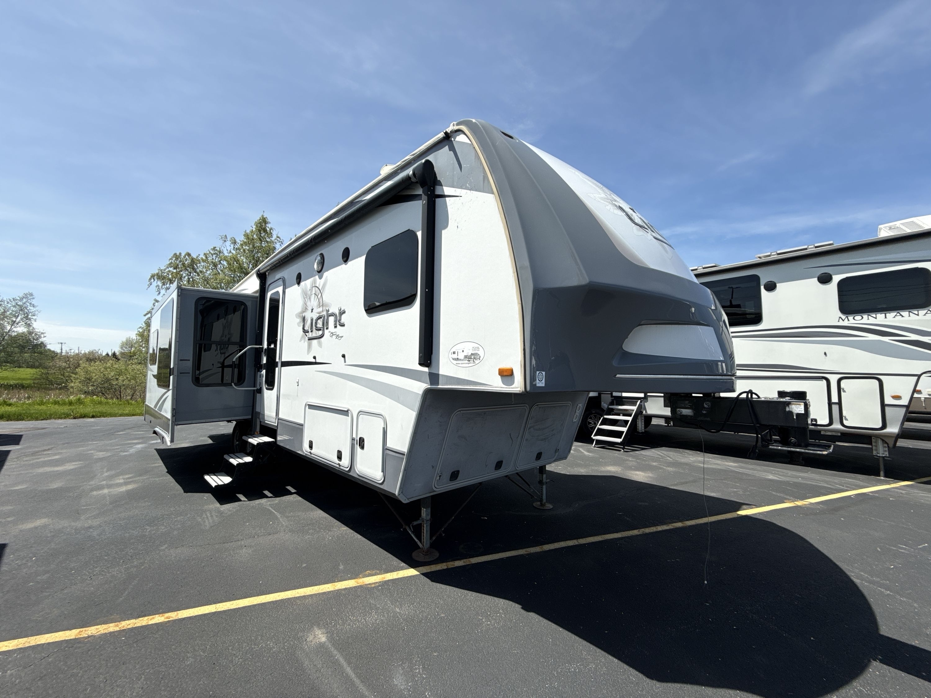 2017 Highland Ridge LIGHT 319RLS LF319RLS in churchville NY