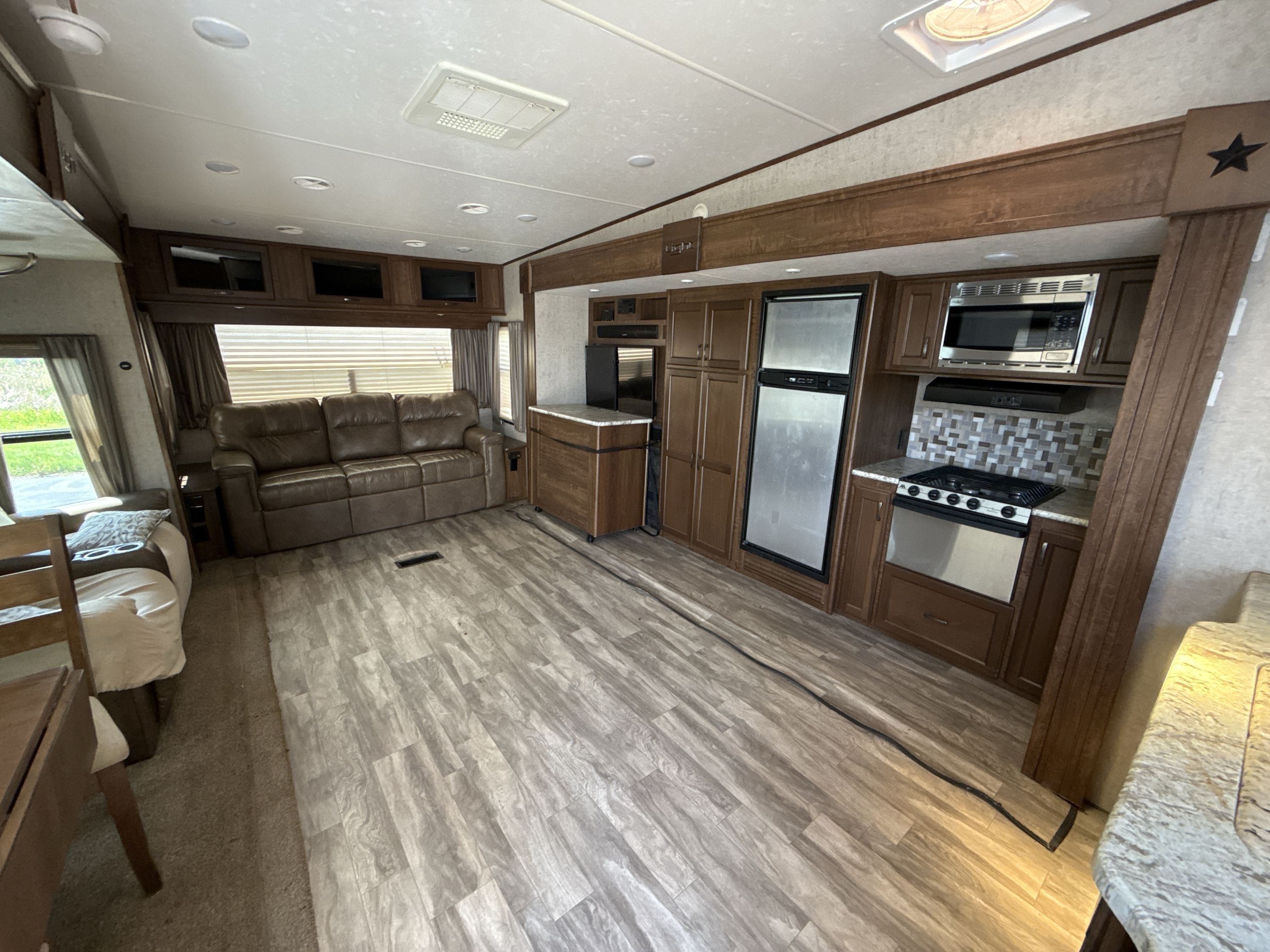 2017 Highland Ridge LIGHT 319RLS LF319RLS in churchville NY