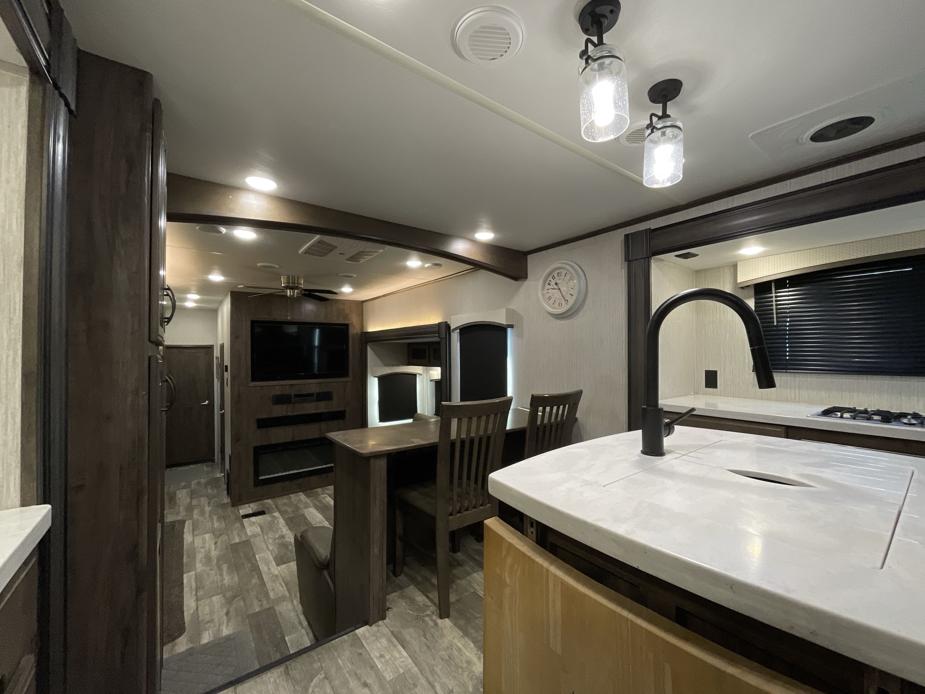 2021 Forest River SIERRA LUXURY 38FKOK in temecula CA