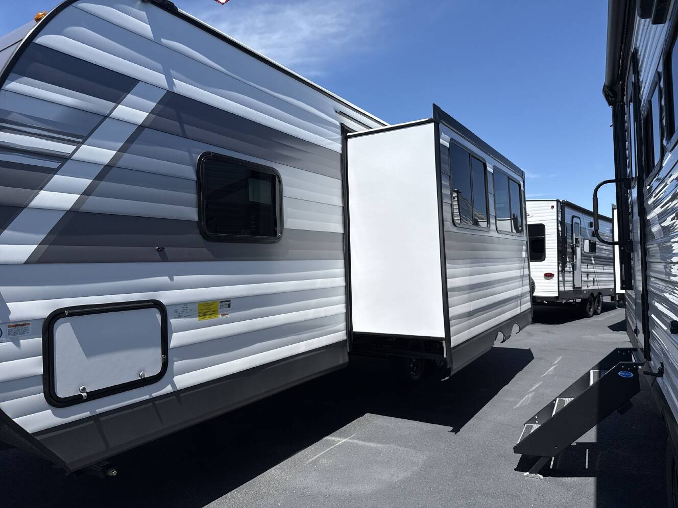 A photo of this 2027 Jayco JAY FLIGHT 265MWS