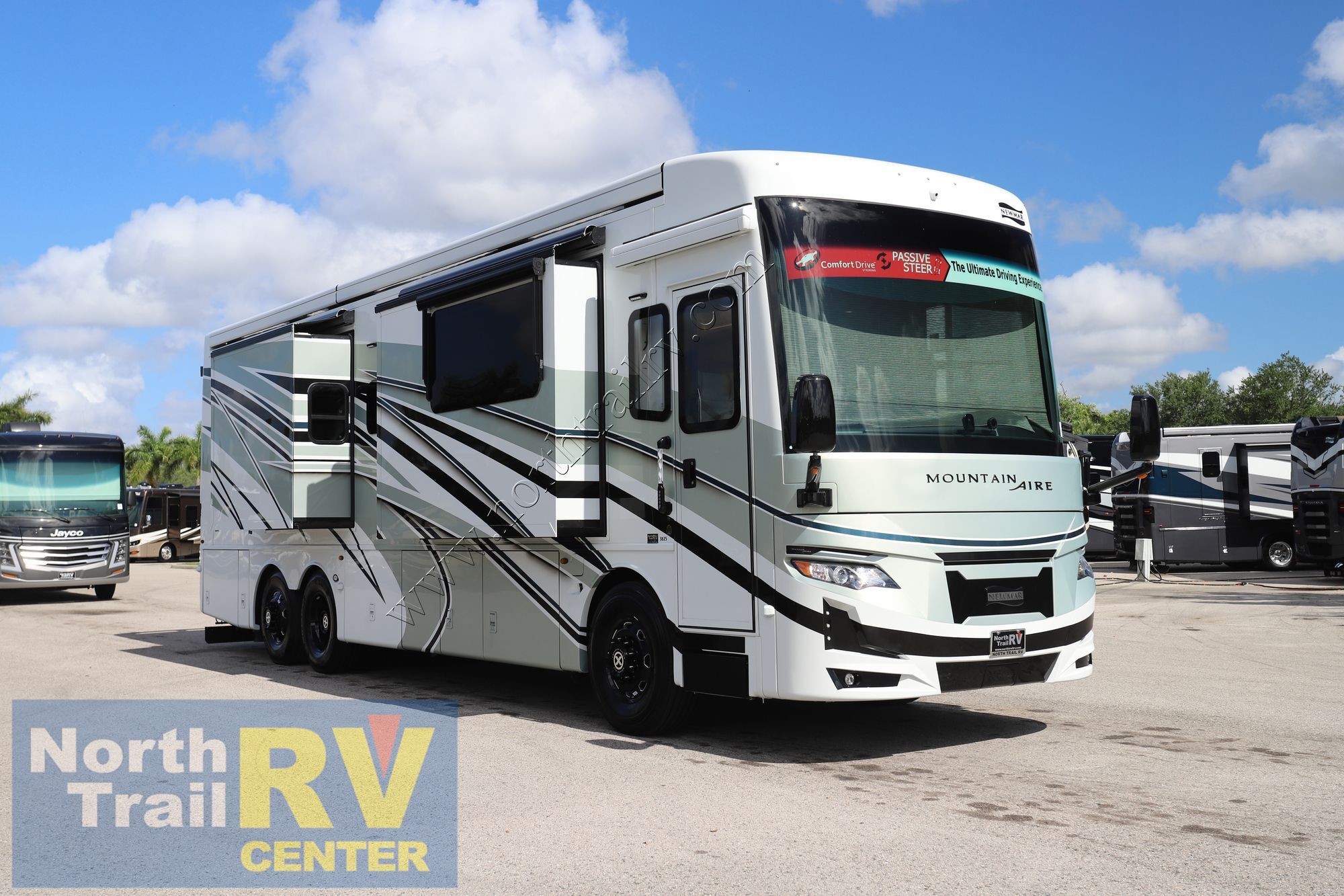 2027 Newmar Mountain Aire 3825 RV
