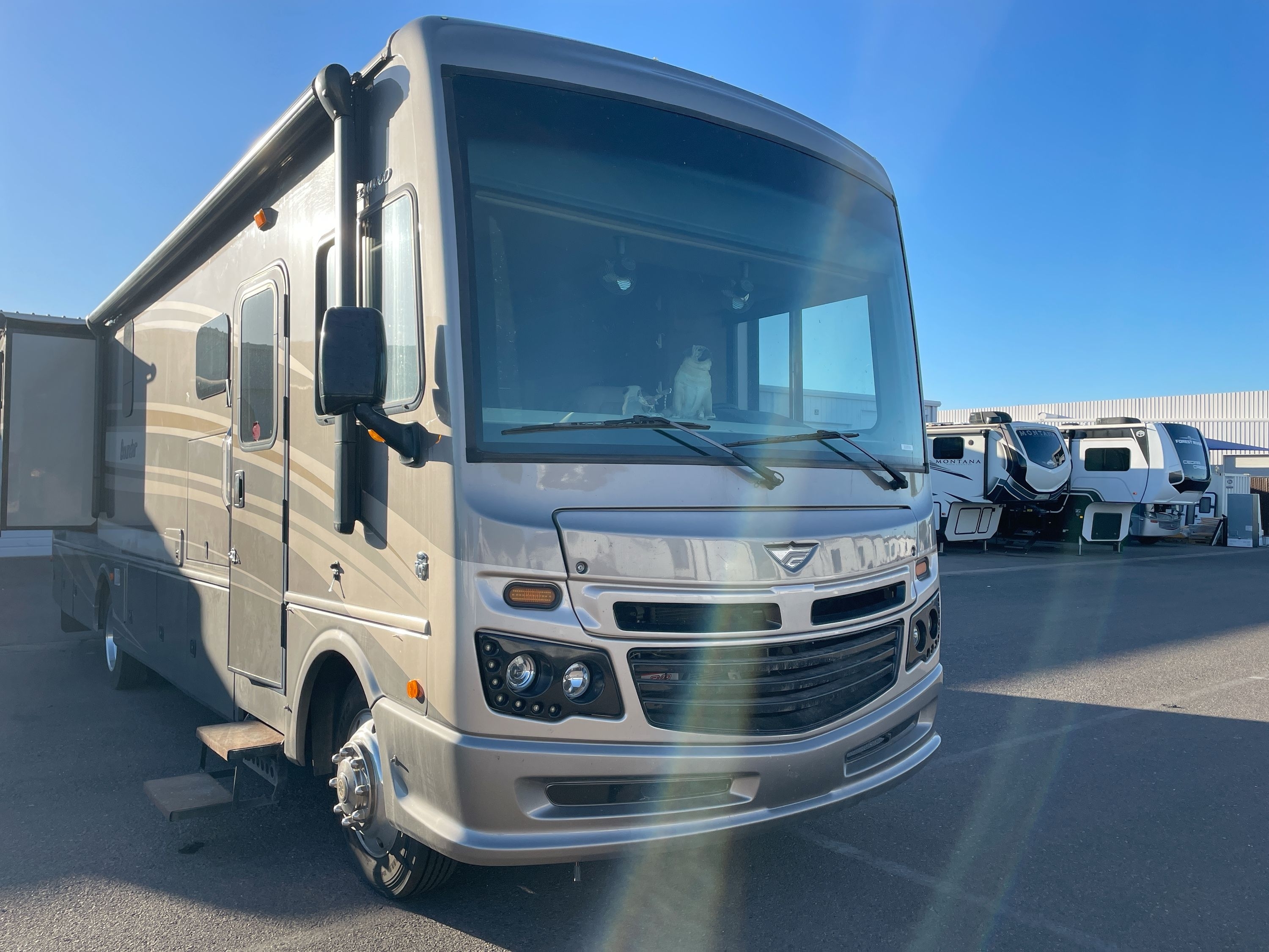 2015 Fleetwood BOUNDER 35K RV