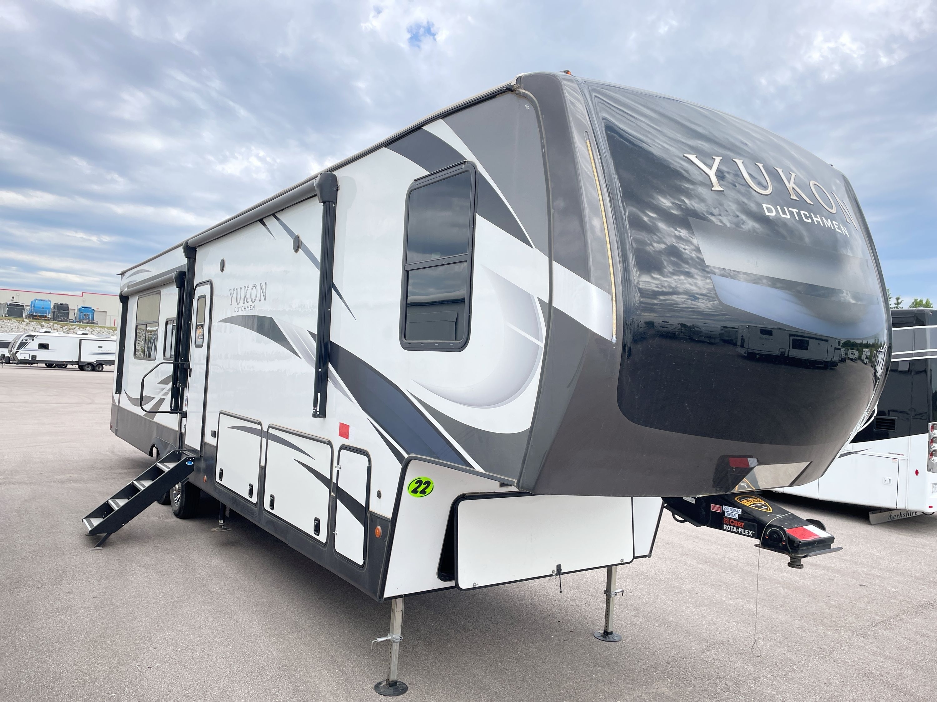 2022 Dutchmen YUKON 399ML RV