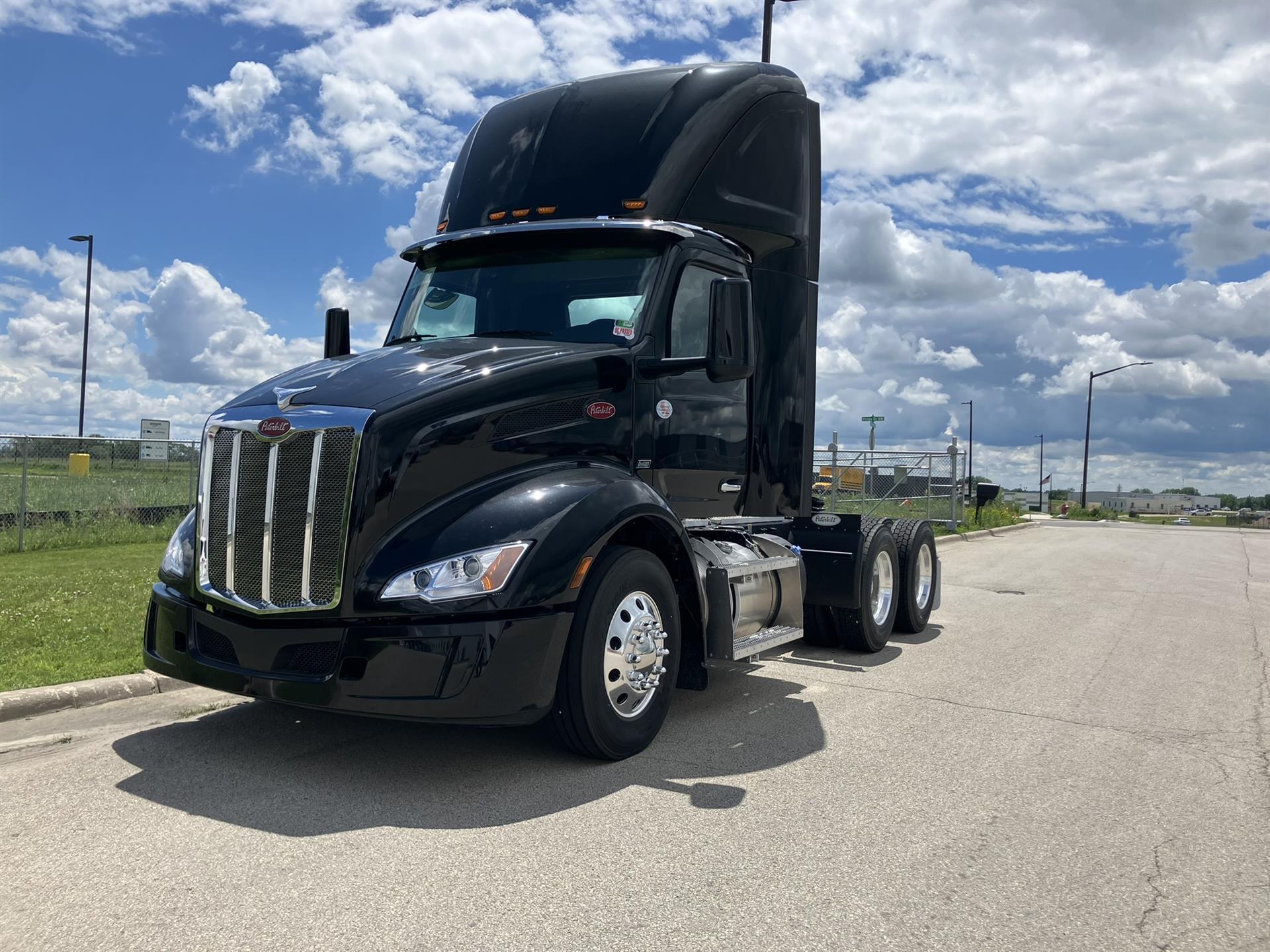 2027 PETERBILT 579 in Stewartville, MN