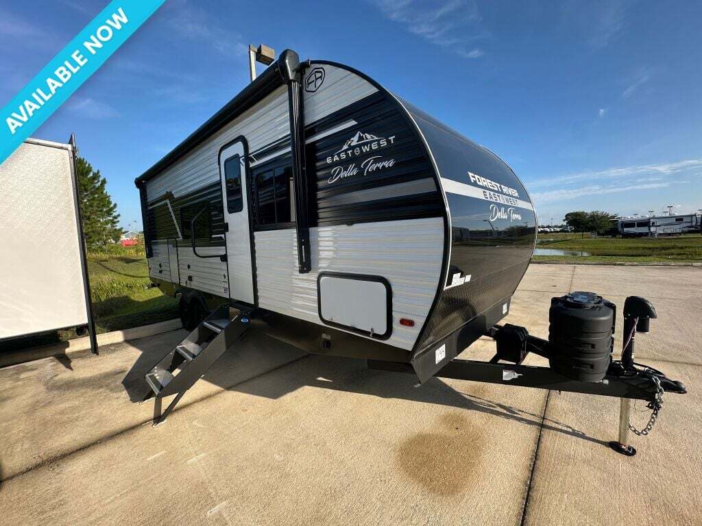 2027 East To West Della Terra 221MK in palm bay FL