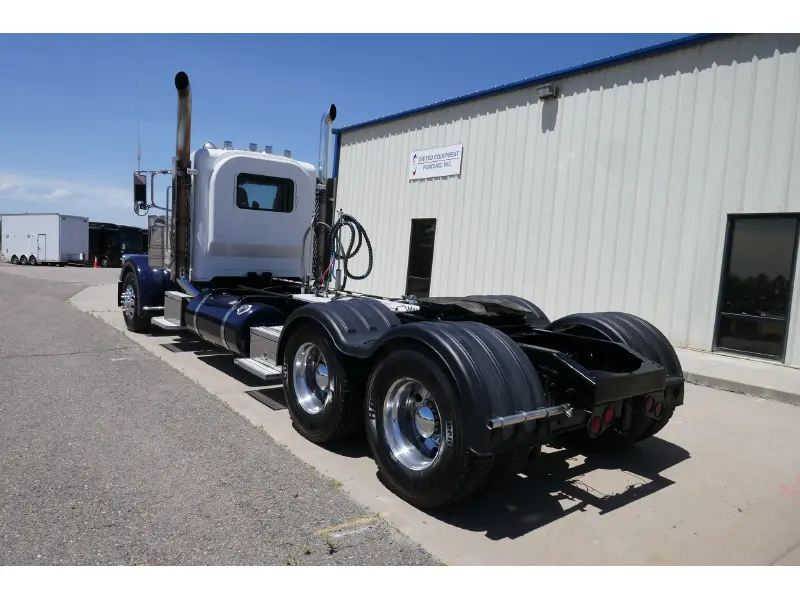 2014 PETERBILT 389