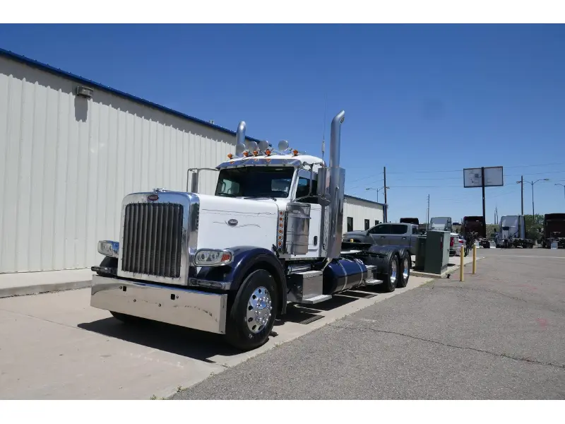 2014 PETERBILT 389