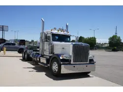 2014 PETERBILT 389