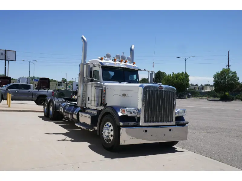2014 PETERBILT 389