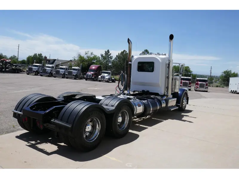 2014 PETERBILT 389