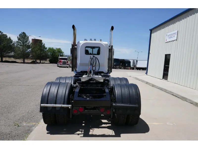2014 PETERBILT 389
