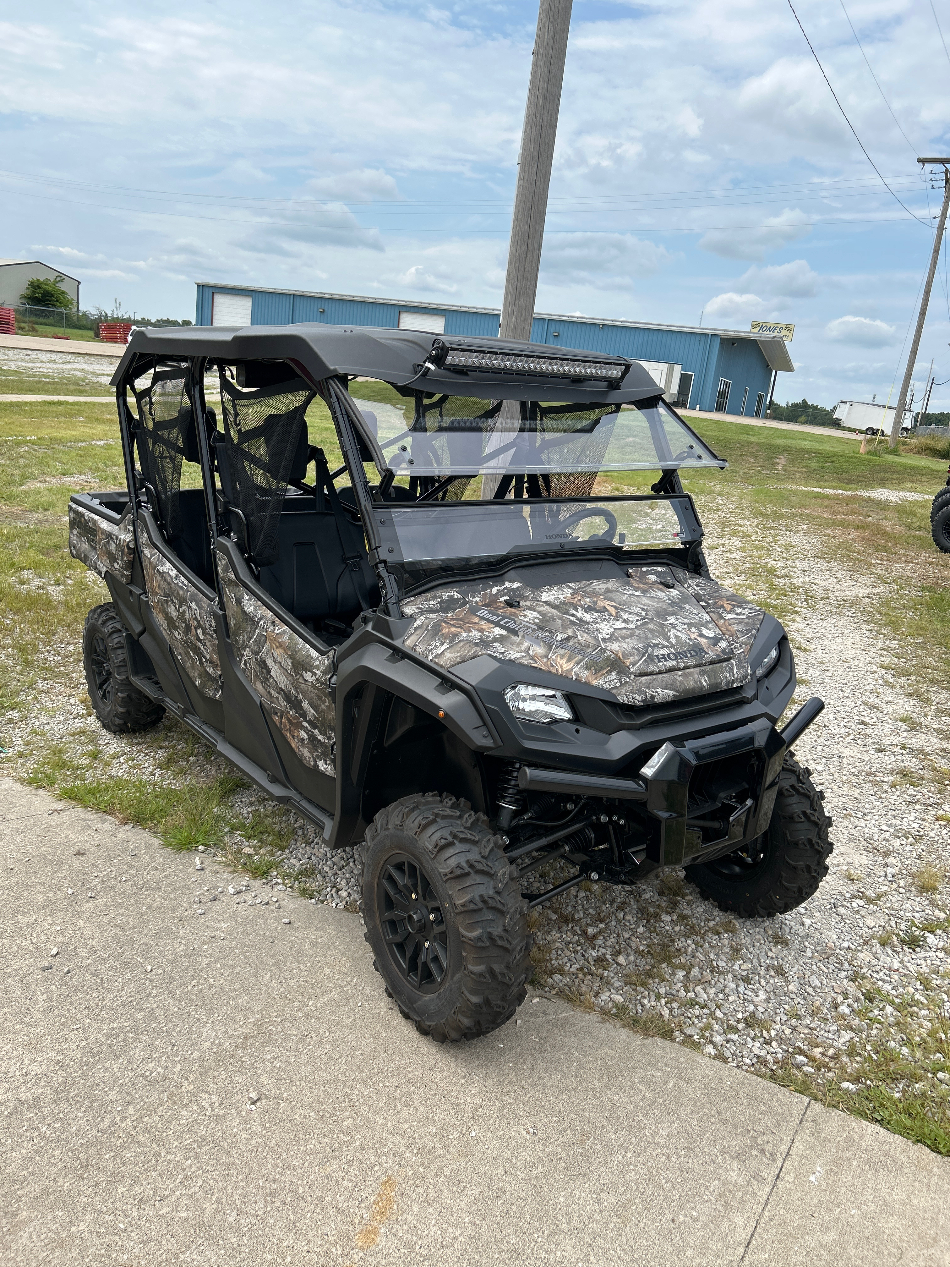 2025 Honda PIONEER 1000-6 DLX CRE BASE in columbia MO