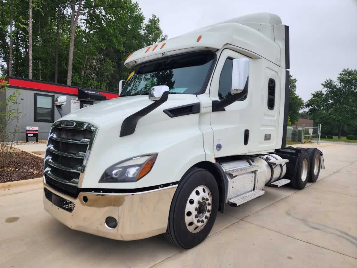 2020 FREIGHTLINER CASCADIA 116 in Greensboro, NC