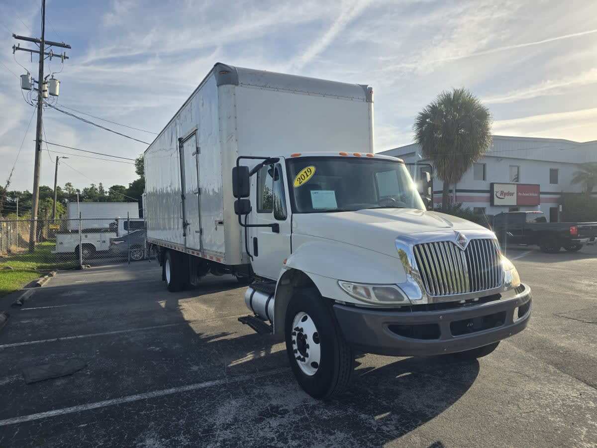 2019 INTERNATIONAL 4300 in Tampa, FL